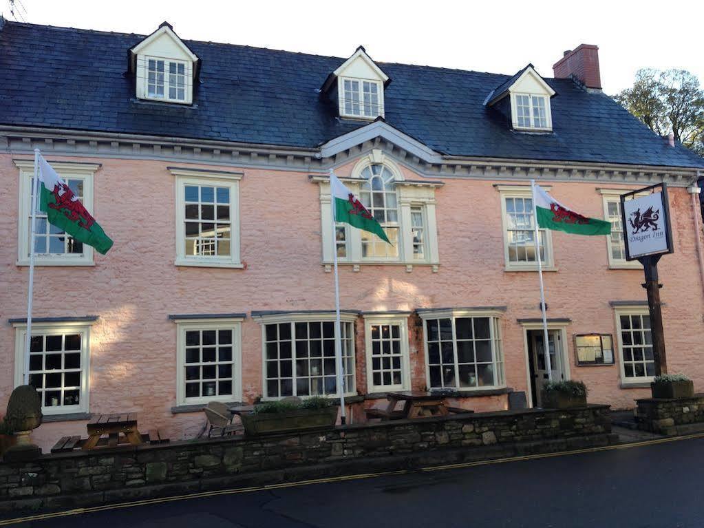 Dragon Inn Крикоуел Екстериор снимка